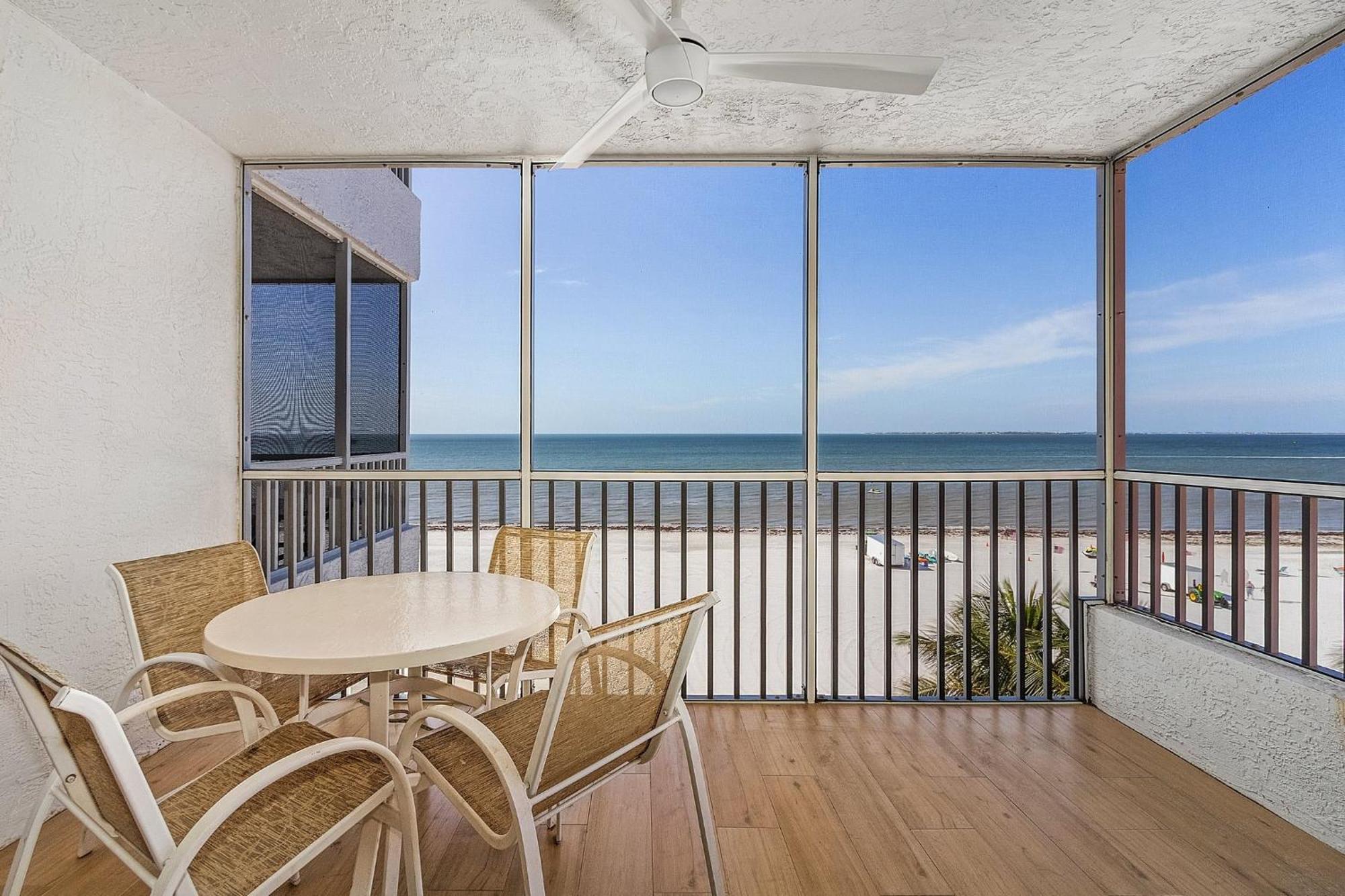 Welcome To Beach Villa'S # 406 Vacation Rental - 250 Estero Blvd Condo Fort Myers Beach Bagian luar foto